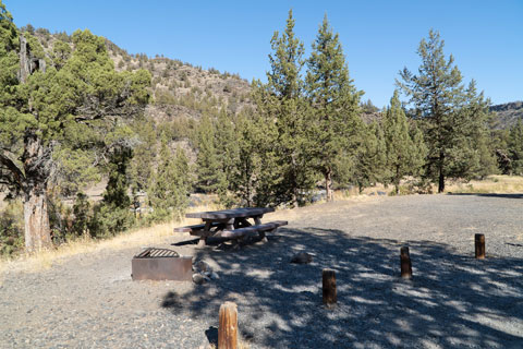 Castle Rock Campground, Cooked River, Oregon